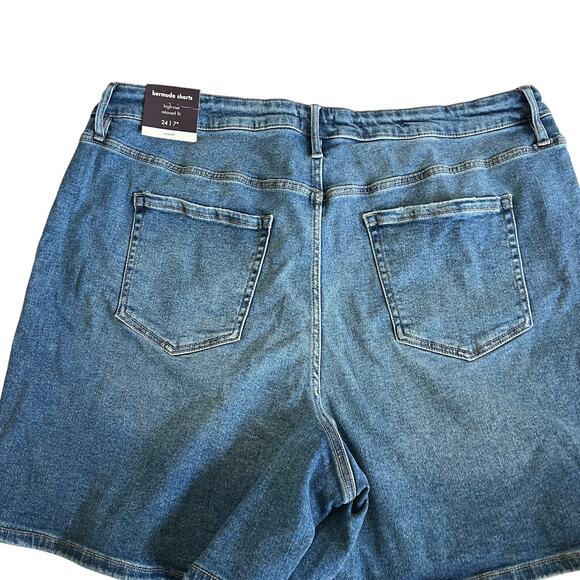 Ava & Viv Women's Plus Size High Waisted Bermuda Jean Shorts - Size 24 - NWT - Picture 9 of 13